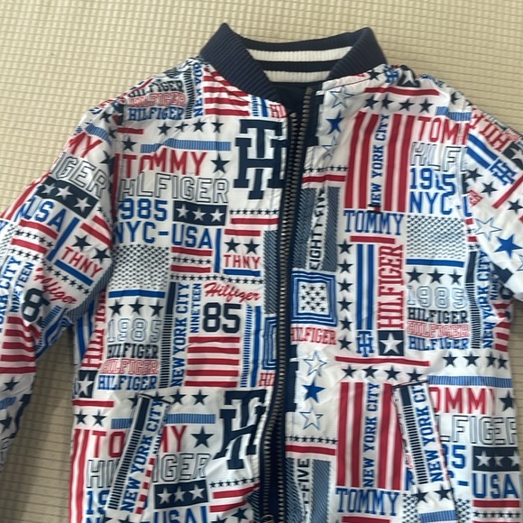 NWT Tommy Hilfiger boy’s reversible jacket - Picture 4 of 6